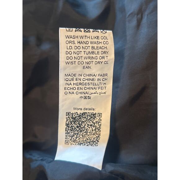 GUC DAZY Black Short Puffer Jacket Pockets Powerful on The Front Size Medium - Picture 6 of 7